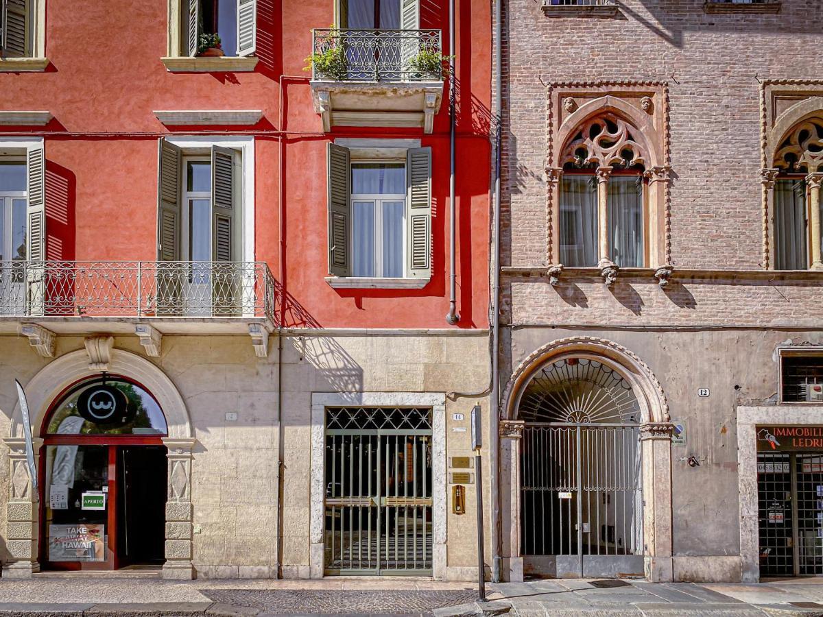 维罗纳 Tra Piazza Erbe E Piazza Bra Raffinata Maison酒店 外观 照片